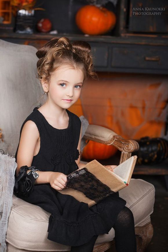 ˊʘӍ _˹}ͯģ(Angelina Kurkina)lһM,ƬСͰ׃,·`䷲g